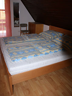 francia ágyas hálószoba
